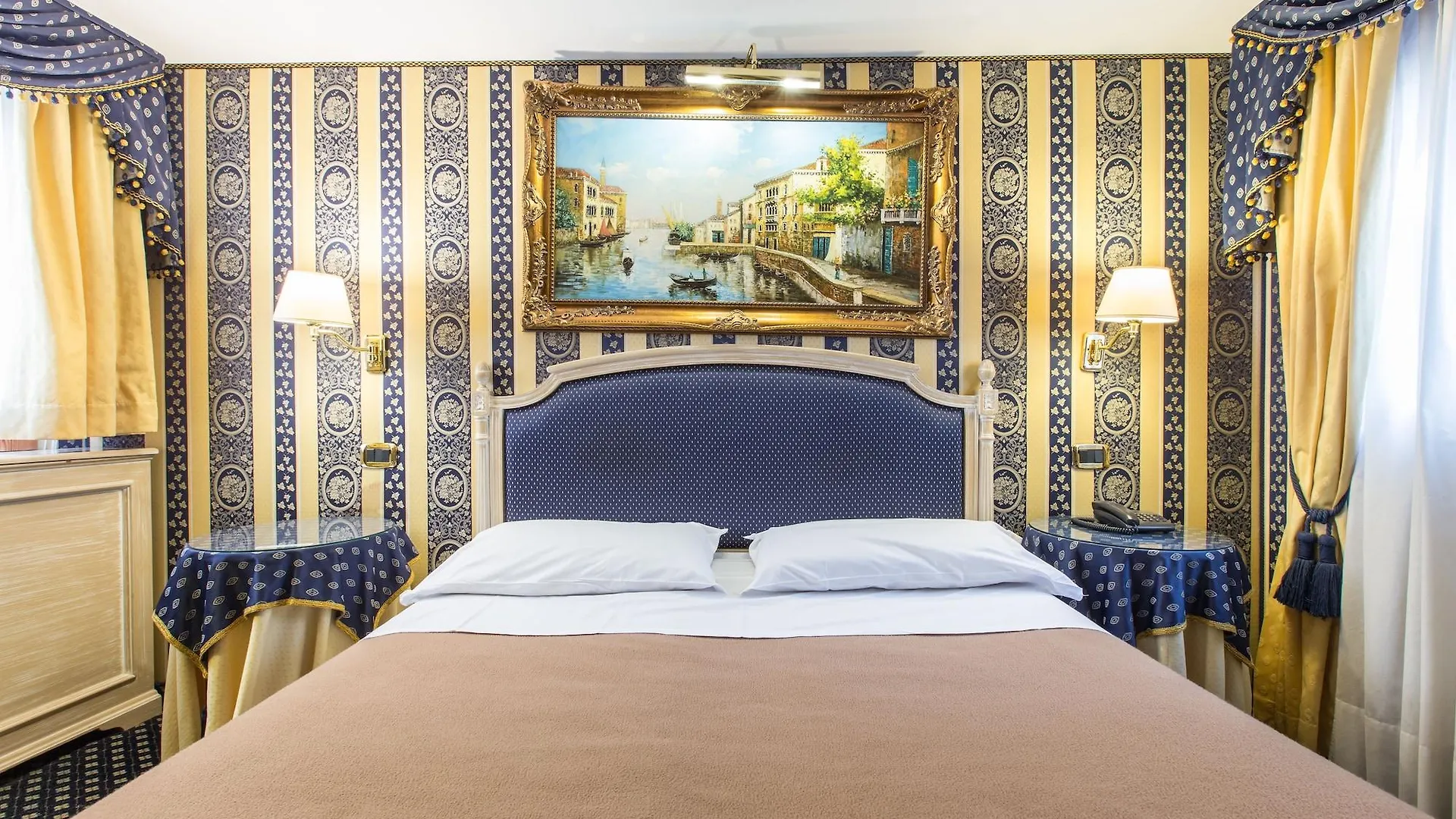 Hotel Relais Piazza San Marco Venezia 3*,