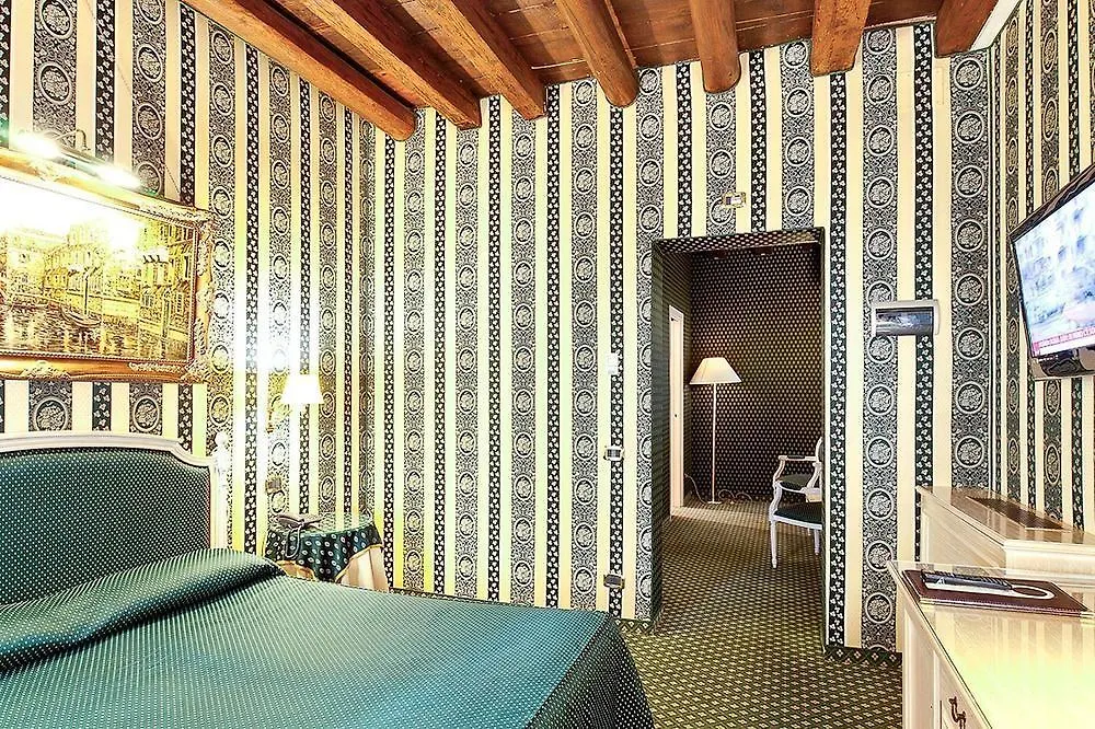 *** Pensión Hotel 312 Piazza San Marco Venecia Italia